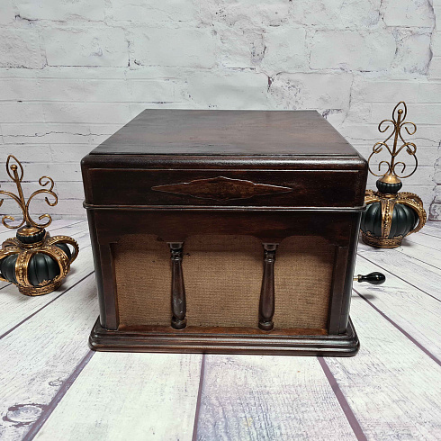Граммофон кабинетный, настольный «Victrola» VV1-80 Victor 