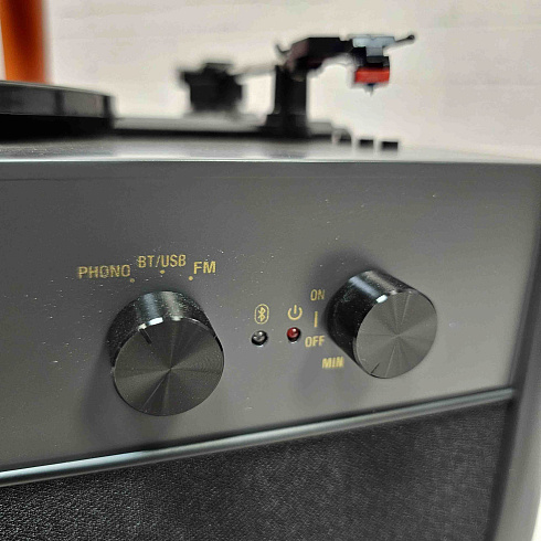 Виниловый проигрыватель RETRO STYLE 33/78/45 об/мин, + FM/BT/USB, цвет чёрный