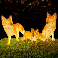 Скульптурная композиция из стеклопластика  СЕМЕЙКА ЛИСИЦ для использования на открытом воздухе