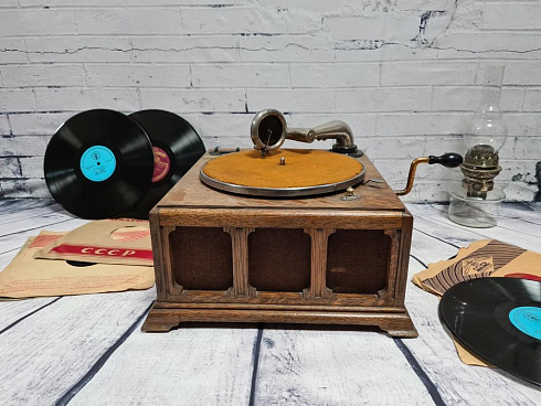 Граммофон кабинетный «Victrola Victor» VV1-4, США 1926 год выпуска
